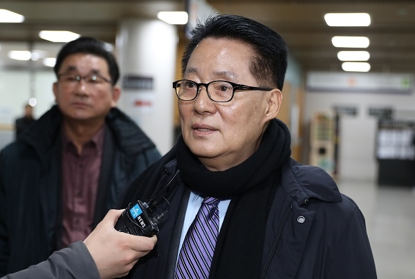 박지원 의원이 27일부터 실시되는 전당원 투표를 나쁜 투표로 규정하고 당원들의 불참을 당부했다. 그는 그것이 국민의당을 지키는 길이라고 주장했다. (사진=뉴시스)