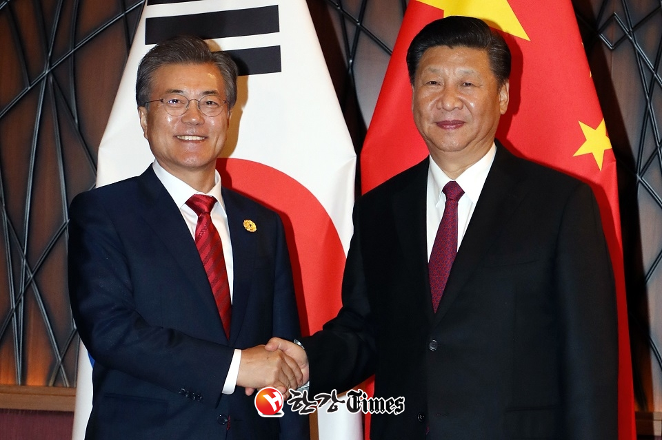 문재인 대통령이 17일 중국 시진핑 주석과 네 번재 정상회담을 가진다 (사진=뉴시스)