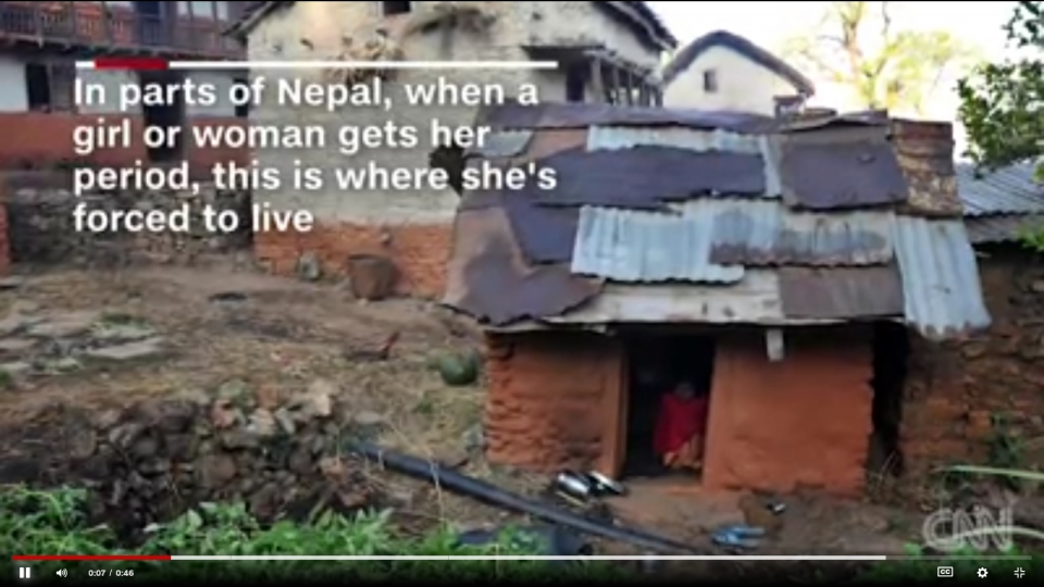 네팔에서 생리하는 여성을 격리조치하는 오두막의 모습. 사진출처 = CNN 영상 캡쳐