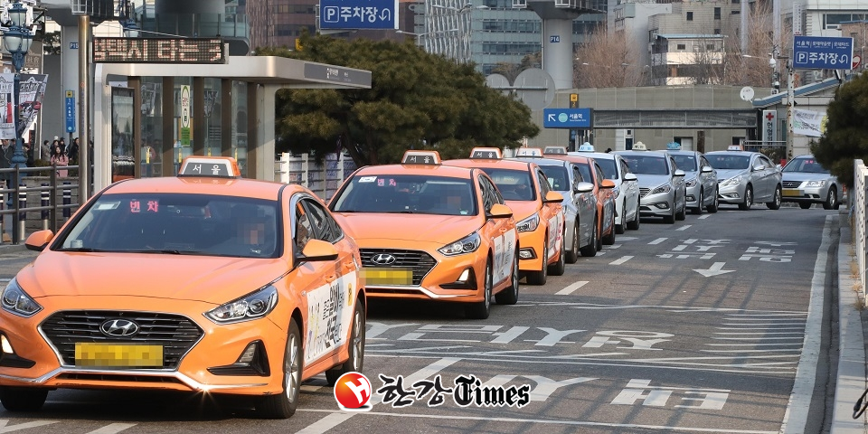 서울시가 승차거부 택시 회사에 대한 운행정지 처분에 들어간다 (사진=뉴시스)