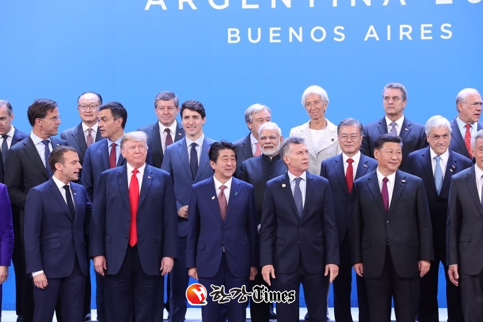 지난해 부에노스아이레스 코스타 살게로 센터에서 열린 G20 정상회의에서 각국 정상 기념촬영 (사진=뉴시스)
