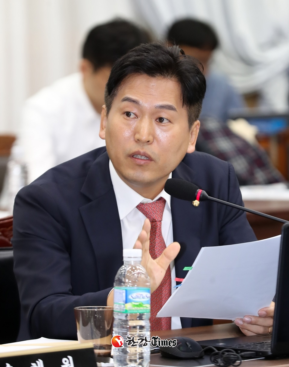 손금주 의원이 일본 수산물 수입 전면 금지를 촉구하는 결의안을 대표발의했다 (사진=뉴시스)