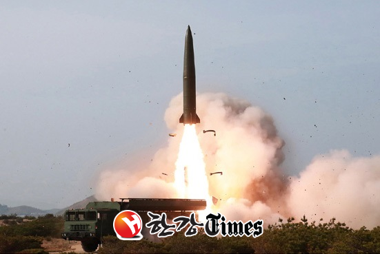 북한이 14일 오전 동해상에 미상의 단거리 발사체 수발을 발사한 것으로 전해졌다 (사진=노동신문 캡쳐)