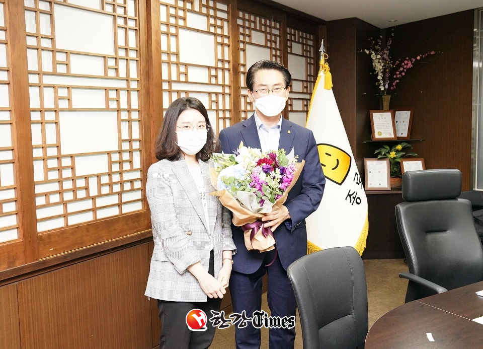 민선7기 목민관클럽 제8차 임시총회에 참석한 김영종 종로구청장의 모습
