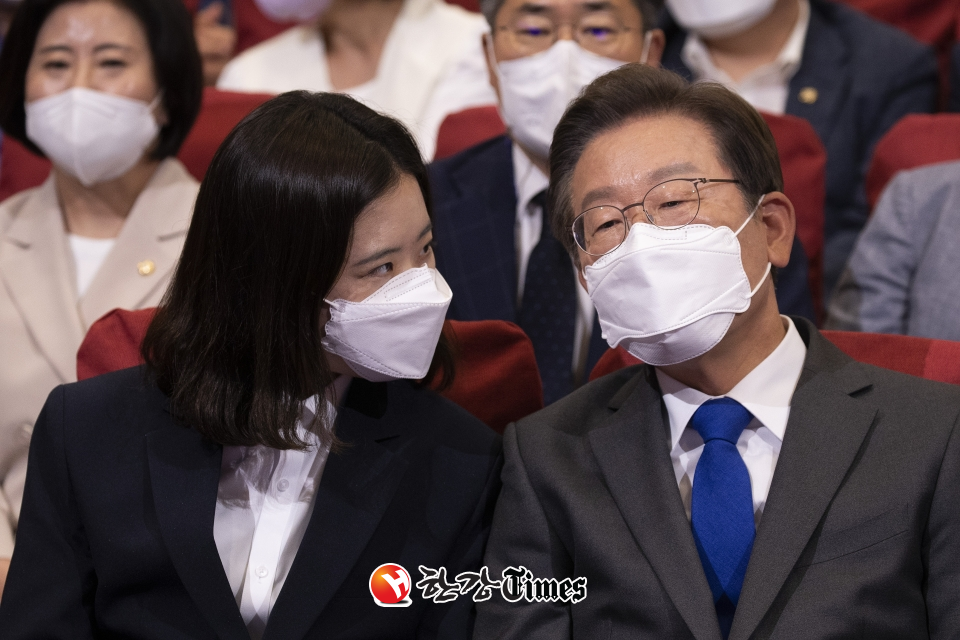박지현 전 민주당 비대위원장(좌), 이재명 의원(우) (사진=뉴시스)