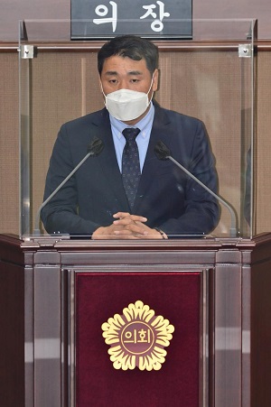 제11대 서울시의회 전반기 운영위원장으로 박환희 의원이 선출됐다.