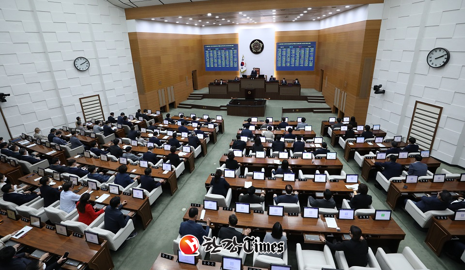 서울시의회가 이태원 참사를 계기로 주최자 없는 행사에 대해서도 지자체가 안전관리를 책임지는 조례안을 추진할 것으로 보인다 (사진=뉴시스)