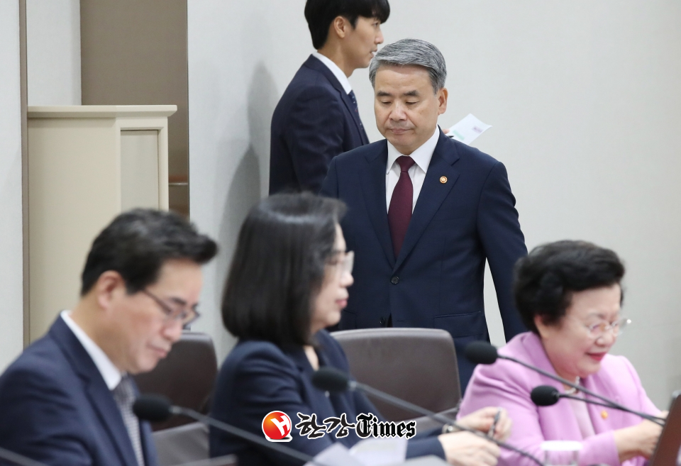 이종섭 국방부 장관이 12일 서울 용산 대통령실 청사에서 열린 국무회의에 참석하고 있다. (사진=뉴시스)