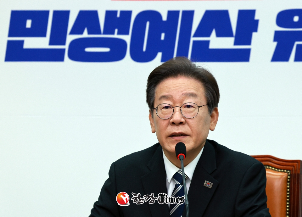 이재명 더불어민주당 대표가 22일 오전 서울 여의도 국회에서 열린 최고위원회의에서 발언을 하고 있다. (사진=뉴시스)