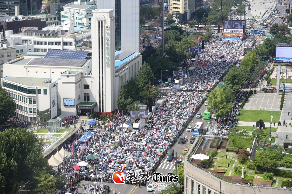 제78주년 광복절인 지난해 8월 15일 오후 서울 중구 세종대로 일대에서 자유통일당 등 보수단체원들이 대규모 집회를 하고 있다. (사진=뉴시스)