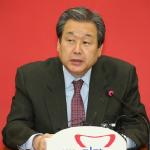 김무성 “청와대는 지역구 의원 그만 뽑아가란 말이다!”