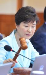 박근혜 대통령 "4대 구조개혁 과제에 '올인'"..정치현안 언급 피해