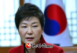 박근혜 대통령 지지율 30%선 붕괴..취임 이래 최저치!!
