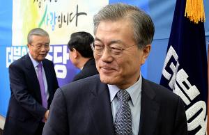 김종인, 페이스북으로 연일 문재인 공격