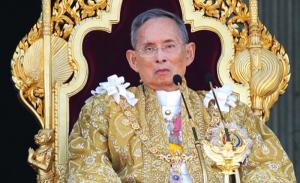 "아버지를 잃었다" 태국, 국왕 서거.. 온 국민 슬픔에 잠겨