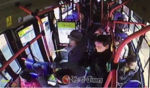 버스서 승객 지갑 훔친 70대 소매치기 일당 구속