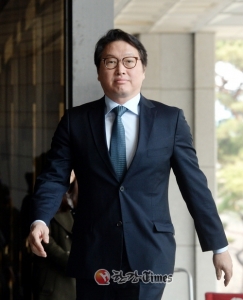 ‘朴 재판’ 최태원 SK그룹 회장, 증인 채택 ‘박근혜·최순실 뇌물’ 관련