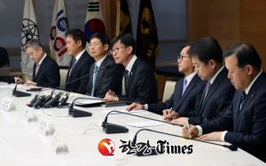 김상조 공정거래위원장 “기업들 자발적인 개혁의지 여전히 의구심 남아”