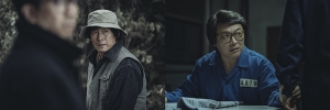 '1987', 짧지만 선굵은 연기...긴장감 더할 설경구-김의성 캐릭터 스틸 공개