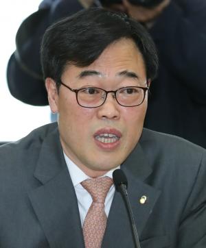 선관위 “김기식, 공직선거법 113조 위반”... 청와대에 사임의사 전달