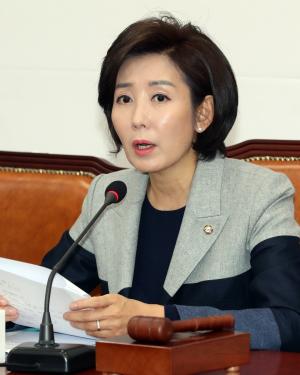 한국당, 靑 김태우 고발 '맞불'... ‘靑 관계자’ 고발