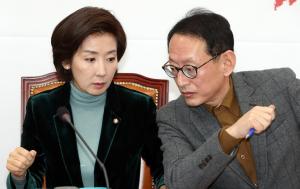 31일 운영위 집중공세... 한국당 ‘김도읍ㆍ최교일’ 투입