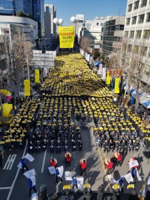 [포토] 광주 금남로 추모식에 2만여 명 참석