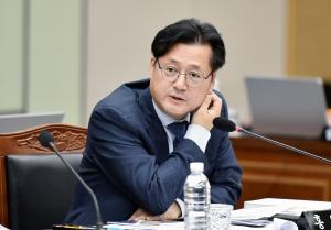 민주당, “한국당 ‘퇴행성 극우병’ 원인은 지도부”