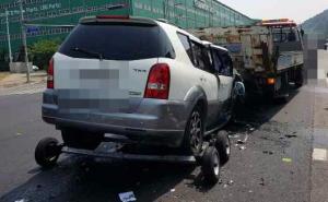 부산서 SUV 차량·2.5t 트럭 추돌사고.. 운전자 1명 의식불명