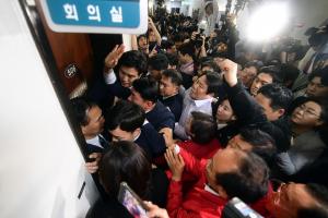 檢, 약식기소 한국당 의원에 ‘벌금 500만원’ 구형... 의원직 상실 위기
