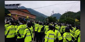 [속보] 사드기지 물품 반입 이틀 만에 재개…경찰 농성주민 해산