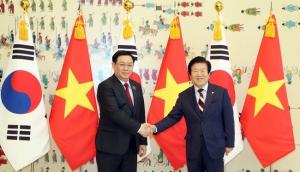 박병석 의장, 베트남 국회의장과 회담...외교관계 격상·경협 전면 확대 합의