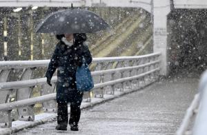 [내일날씨] 아침까지 전국 대부분 비·눈...강원·경북 ‘폭설’